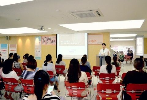 (사진) 강동미즈여성병원이 개최한 주치의와 산모들이 함께하는 힐링 토크쇼