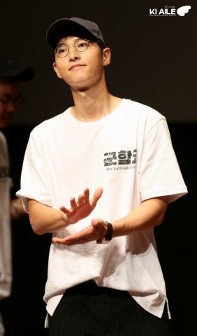(사진) 영화 군함도 시사회에서 키엘 회원이 촬영한 배우 송중기