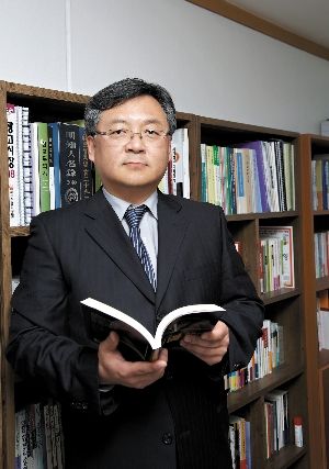 (사진) 대한민국 독서경영을 선도하는 전형구 강동대 교수