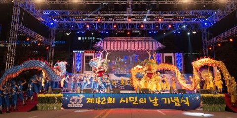 (사진) 화려함을 자랑하는 회룡문화제 개막 행사(회룡용춤)
